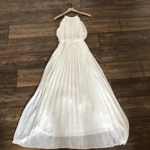 Chiffon Cut Out Shoulder Pleated Party Maxi Dress